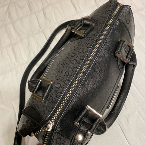 GUESS 🖤👜 purse - Picture 8 of 11